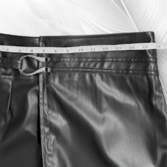 Black Faux Leather Wrap Skort With Buckle Detail Size: L - Picture 7 of 8